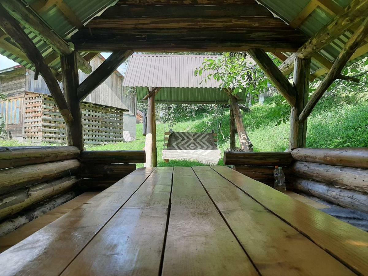 Котедж "Барвінок" Verkhovyna Esterno foto