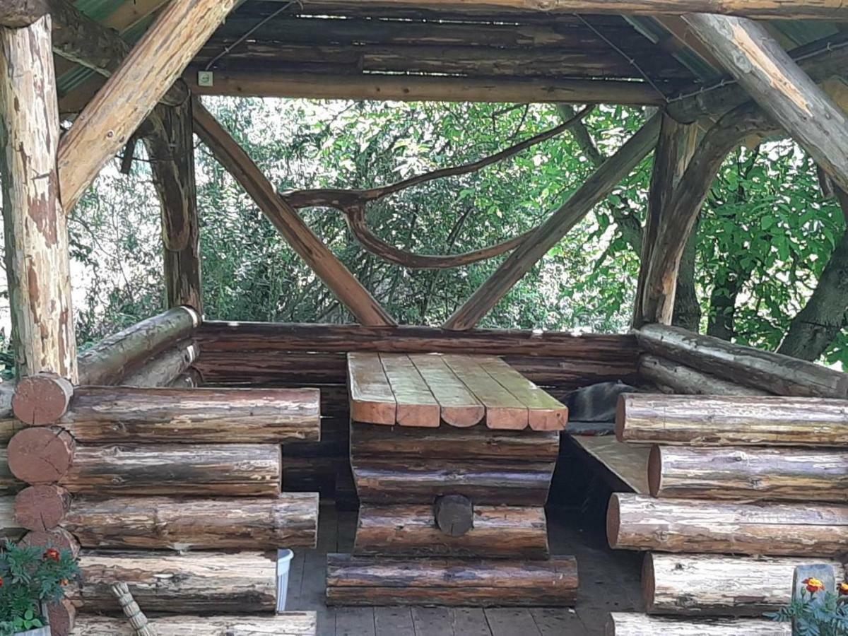 Котедж "Барвінок" Verkhovyna Esterno foto